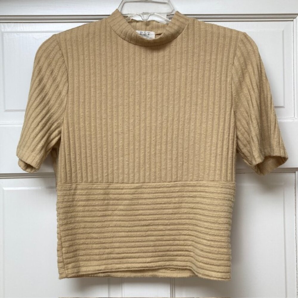 Project Social T light mustard short sleeve mock neck top Size S